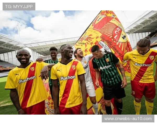 朗斯登顶终结巴黎垄断,法甲竞争格局生变